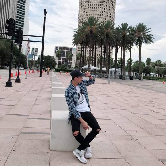 Meet your Posher, Quang - Picture 1 of 1